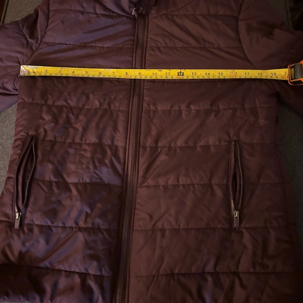 Fabletics puffer jacket - Picture 10 of 10